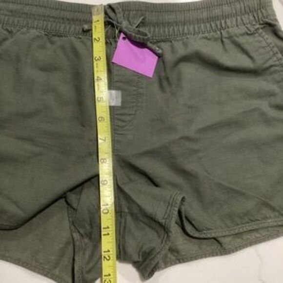 Gap | Casual Olive Green Women’s Summer Shorts - Picture 14 of 15